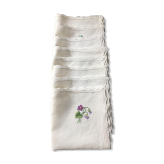 8 hand-embroidered napkins