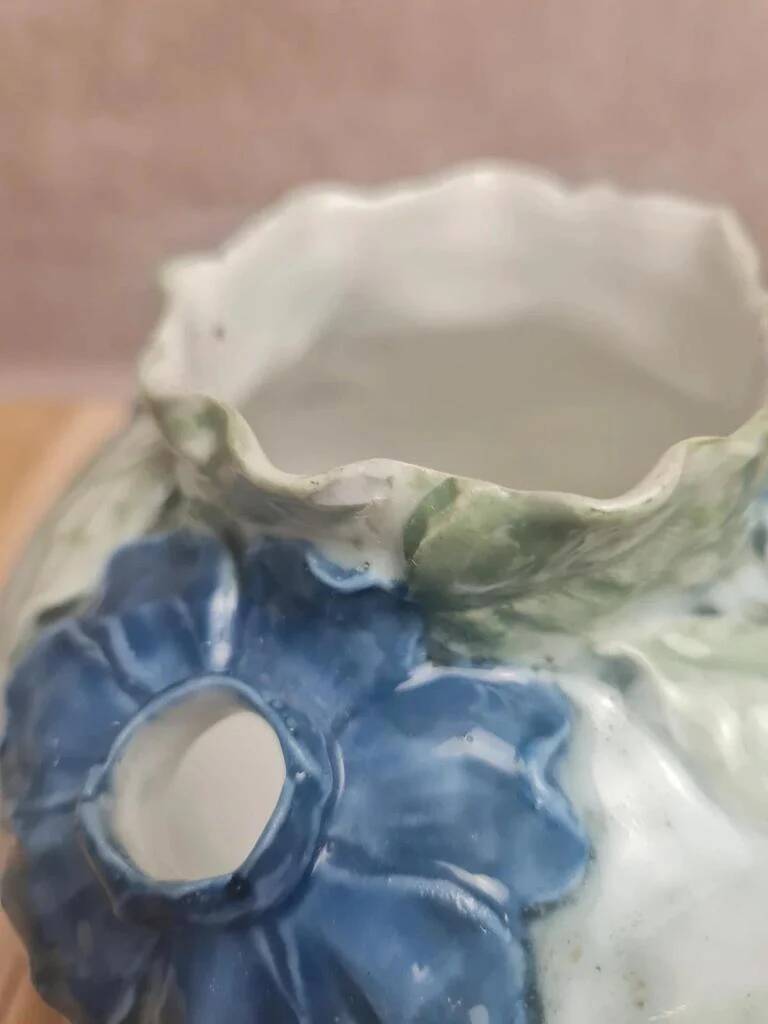 Flower vase in earthenware, blue floral decoration – antique