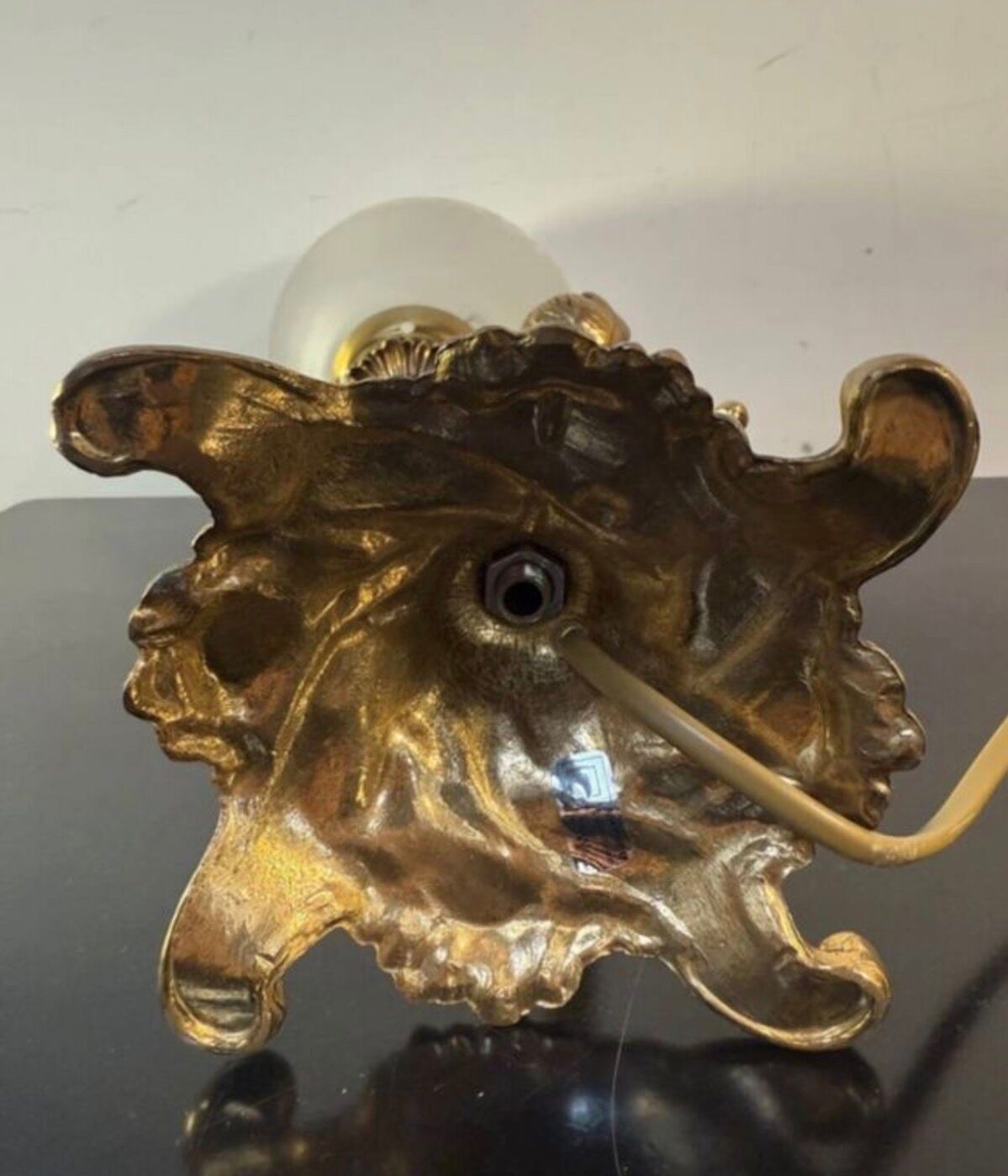 Antique lamp, gilded bronze, cherub, engraved glass globe, Mathieu lighting.