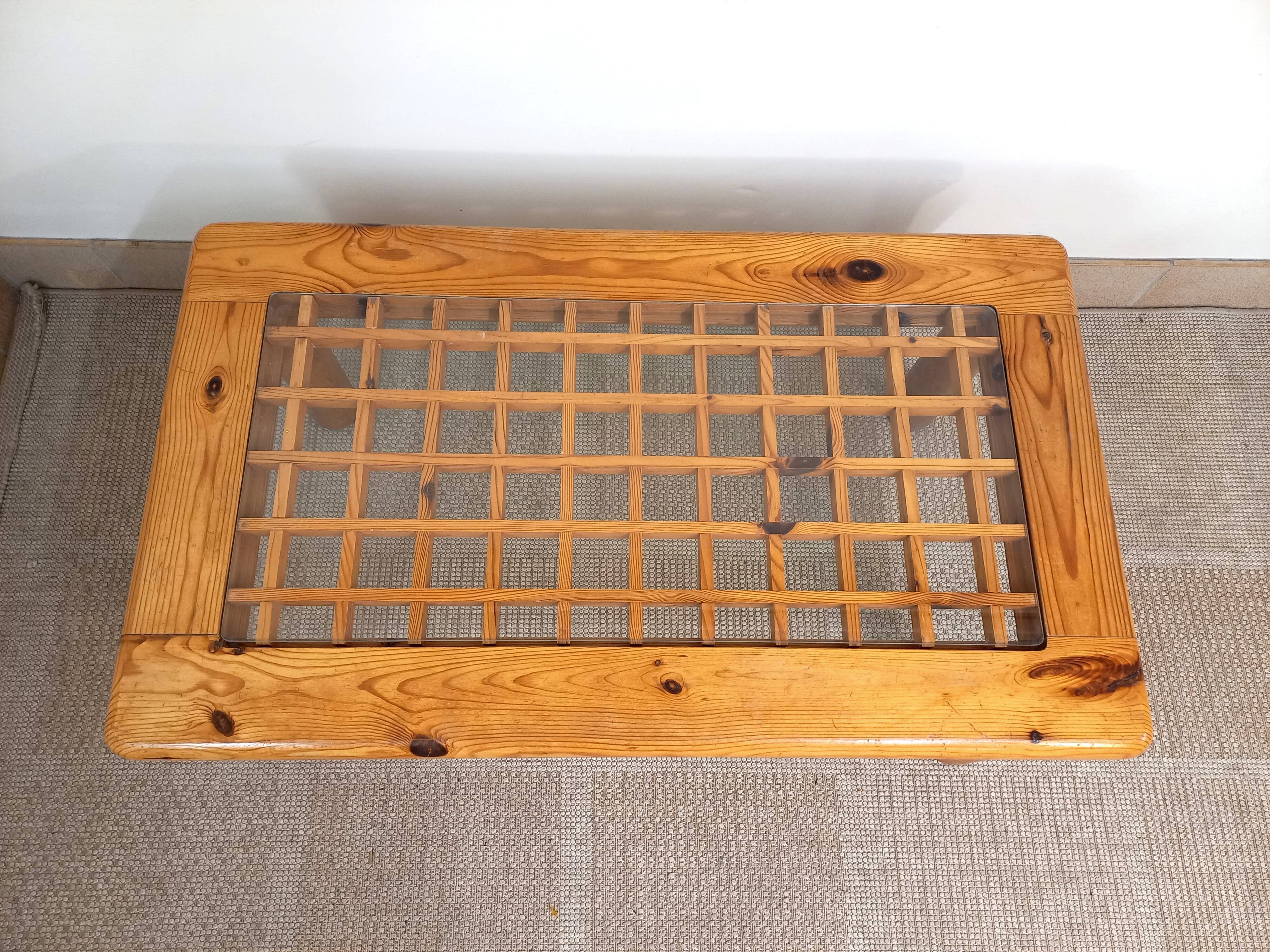 Vintage modernist coffee table in pine and glass 70s 80s