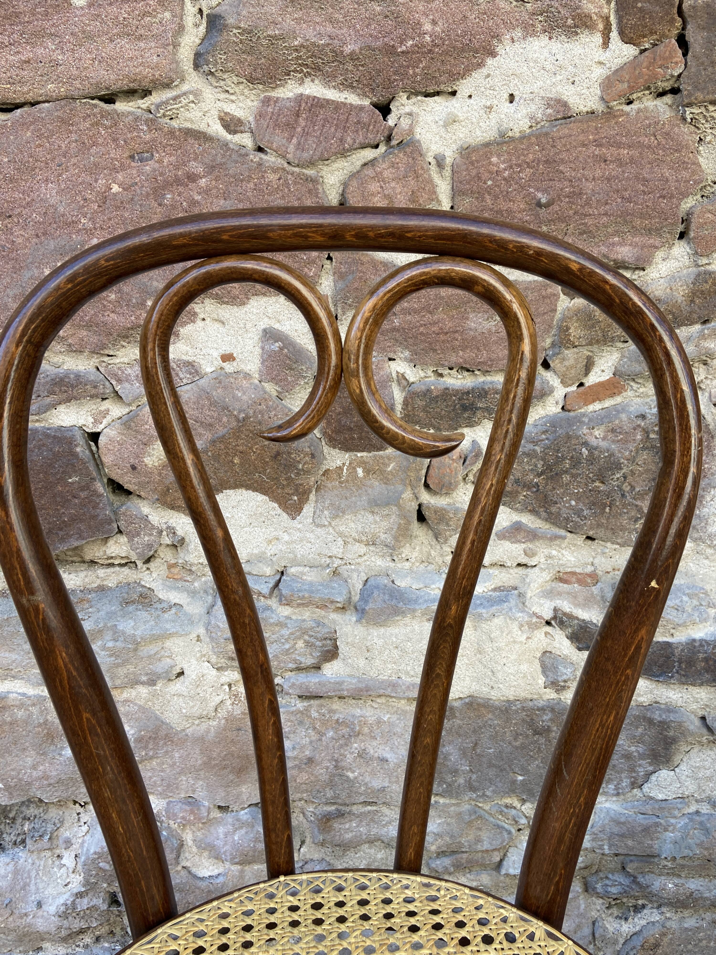 2 bistro chairs curved wood 1960 Restaurant cafe chairs french