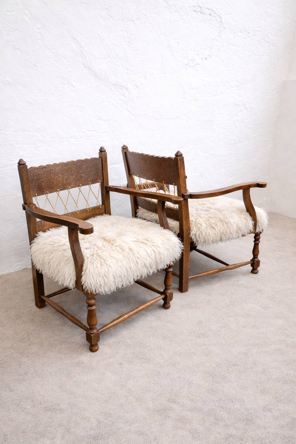 Austrian reform–Werkbund pair of armchairs, design attributed to Oskar Strnad, late 1920s – early 1930s. (extremely rare)