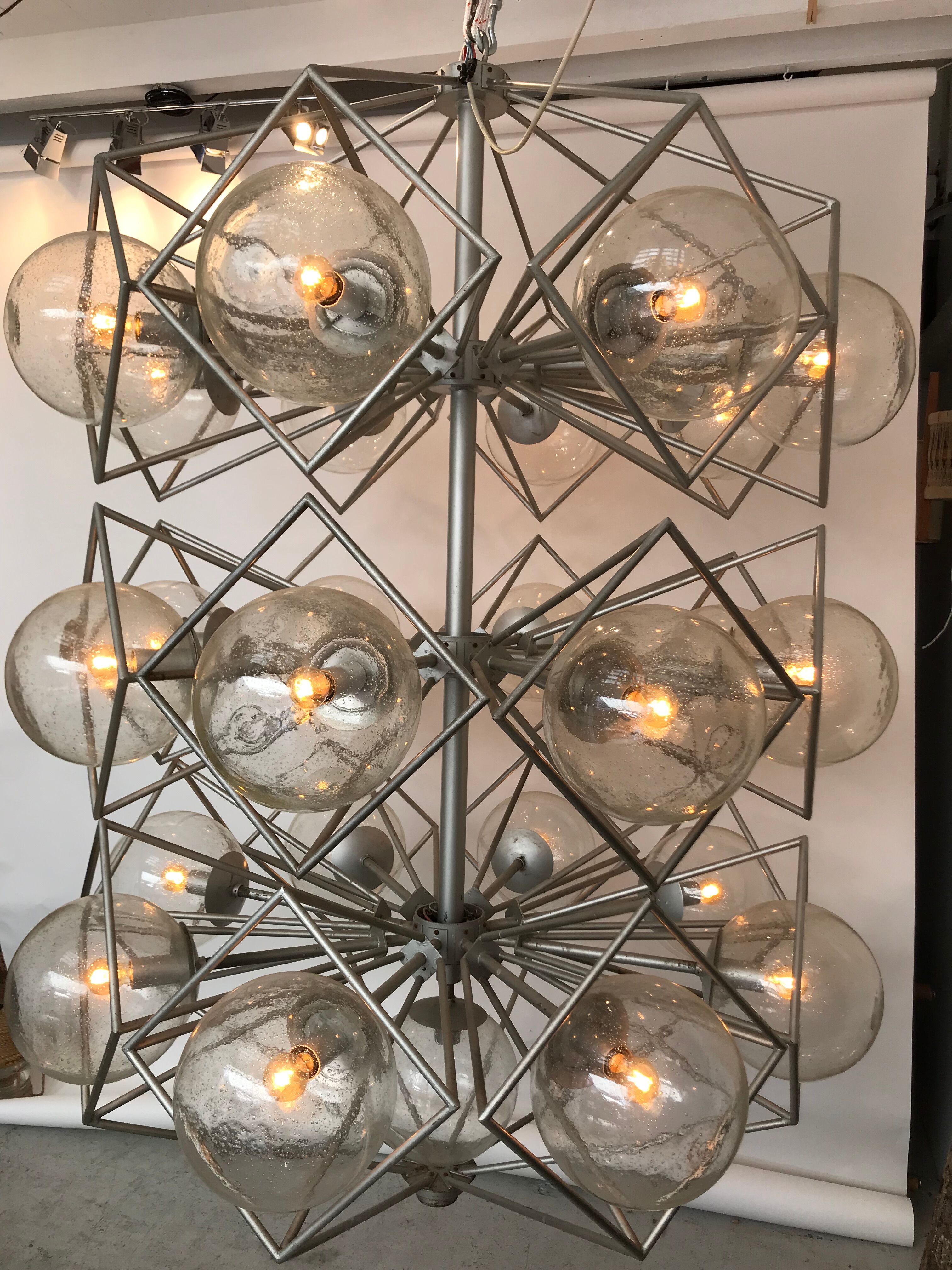 Lustre en verre et métal