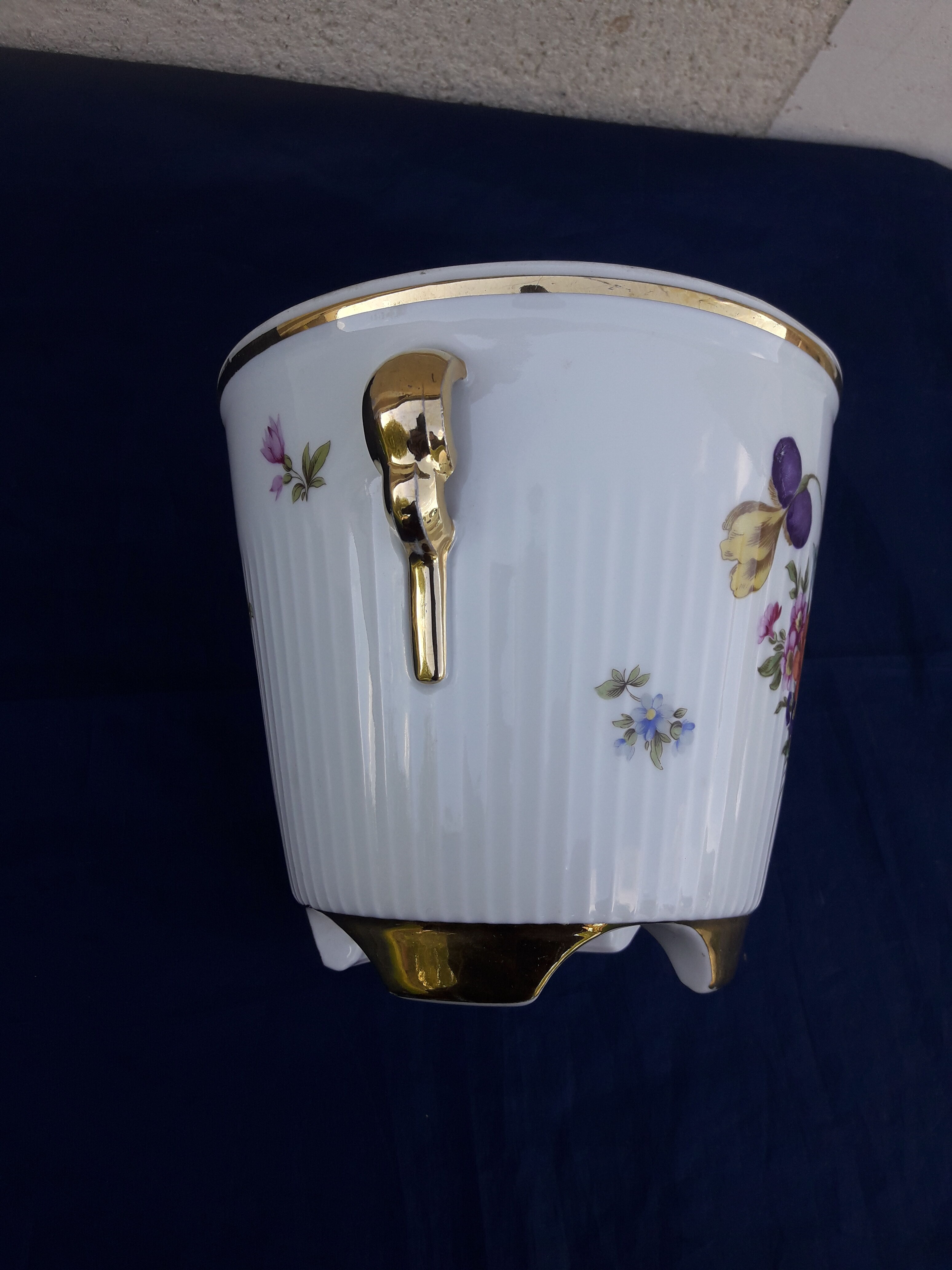 Pot cover Freiberger porzelann