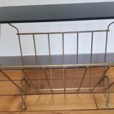 Magazine holder with glass tablet