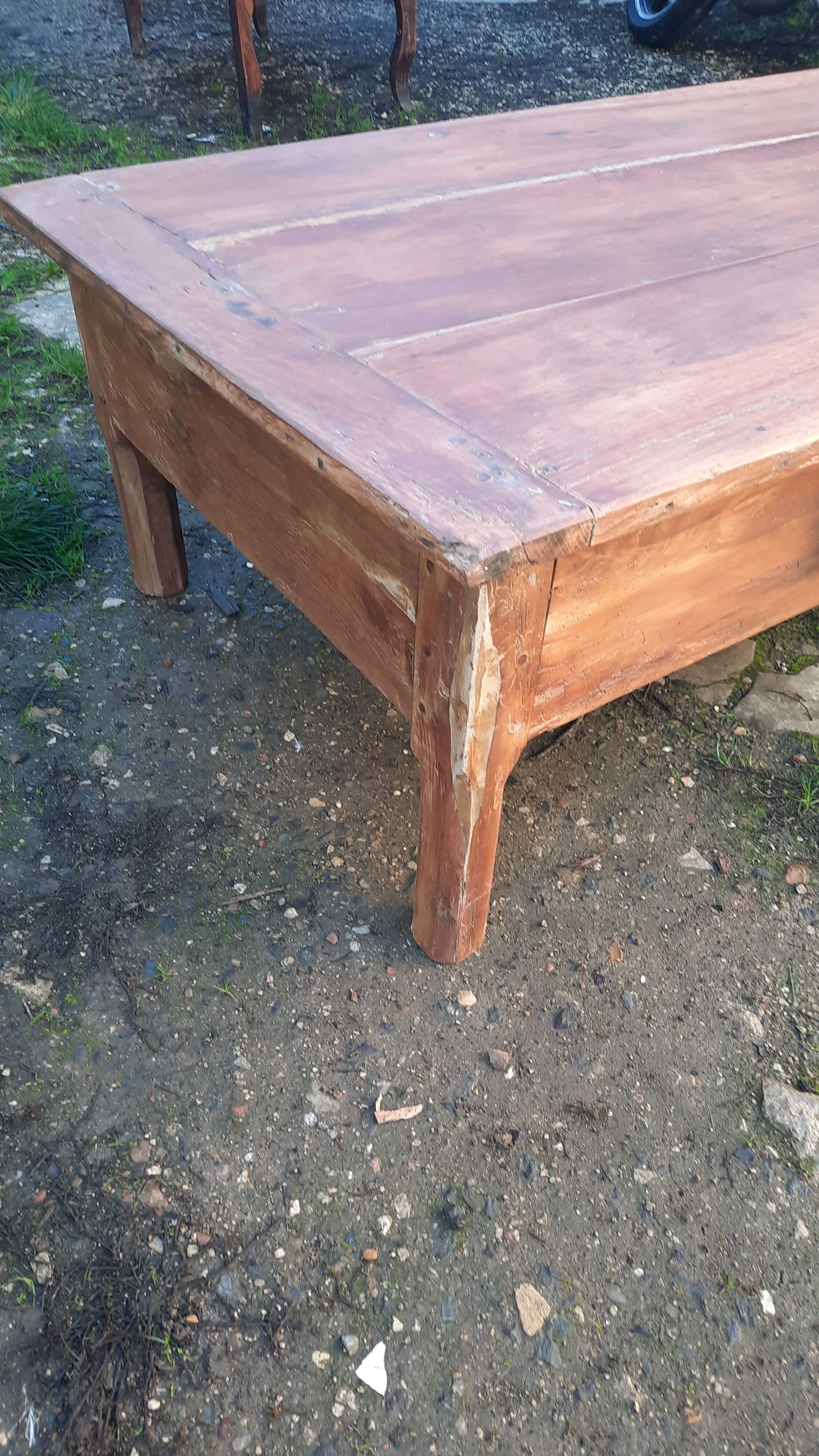 Coffee farmhouse table