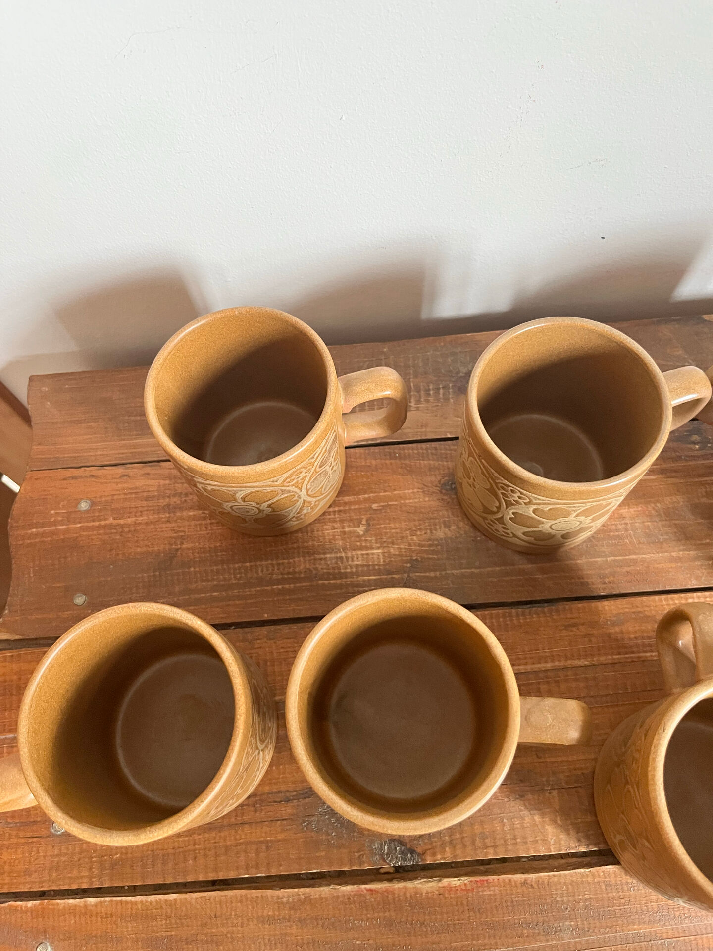 8 stoneware mugs