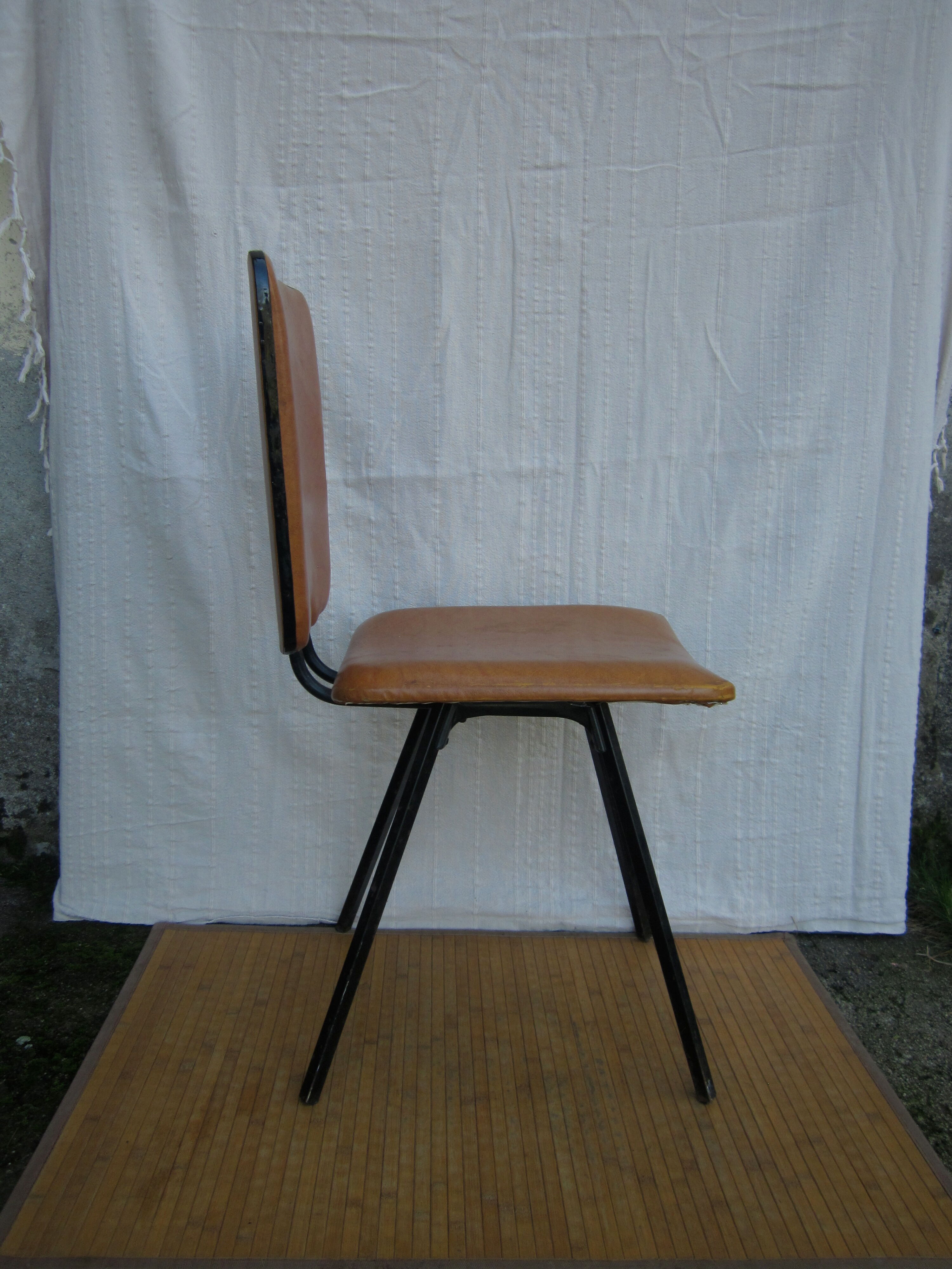 Chaise design des années 60 licence Roger Breton