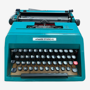 Typewriter olivetti studio 45