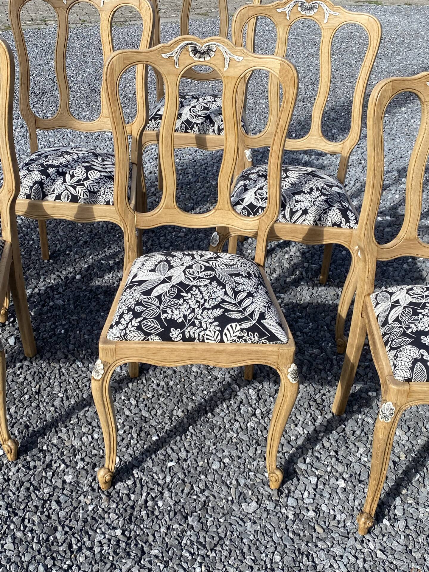 Set of 6 Louis XV style reupholstered chairs – Sandblasted raw wood & t