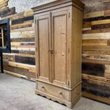 Red fir wardrobe - Compact & Authentic format