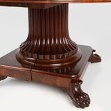 Extendable Antique English Dining Table in Victorian style, ca. 1830