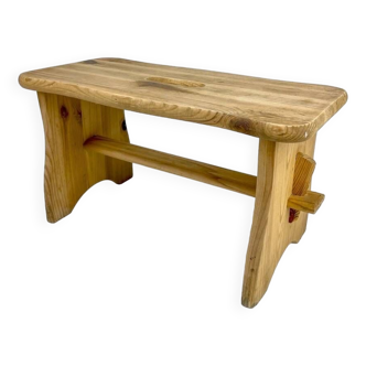 Small 80s slotted pine step bench