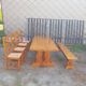Table de monastère avec 4 chaises et un banc