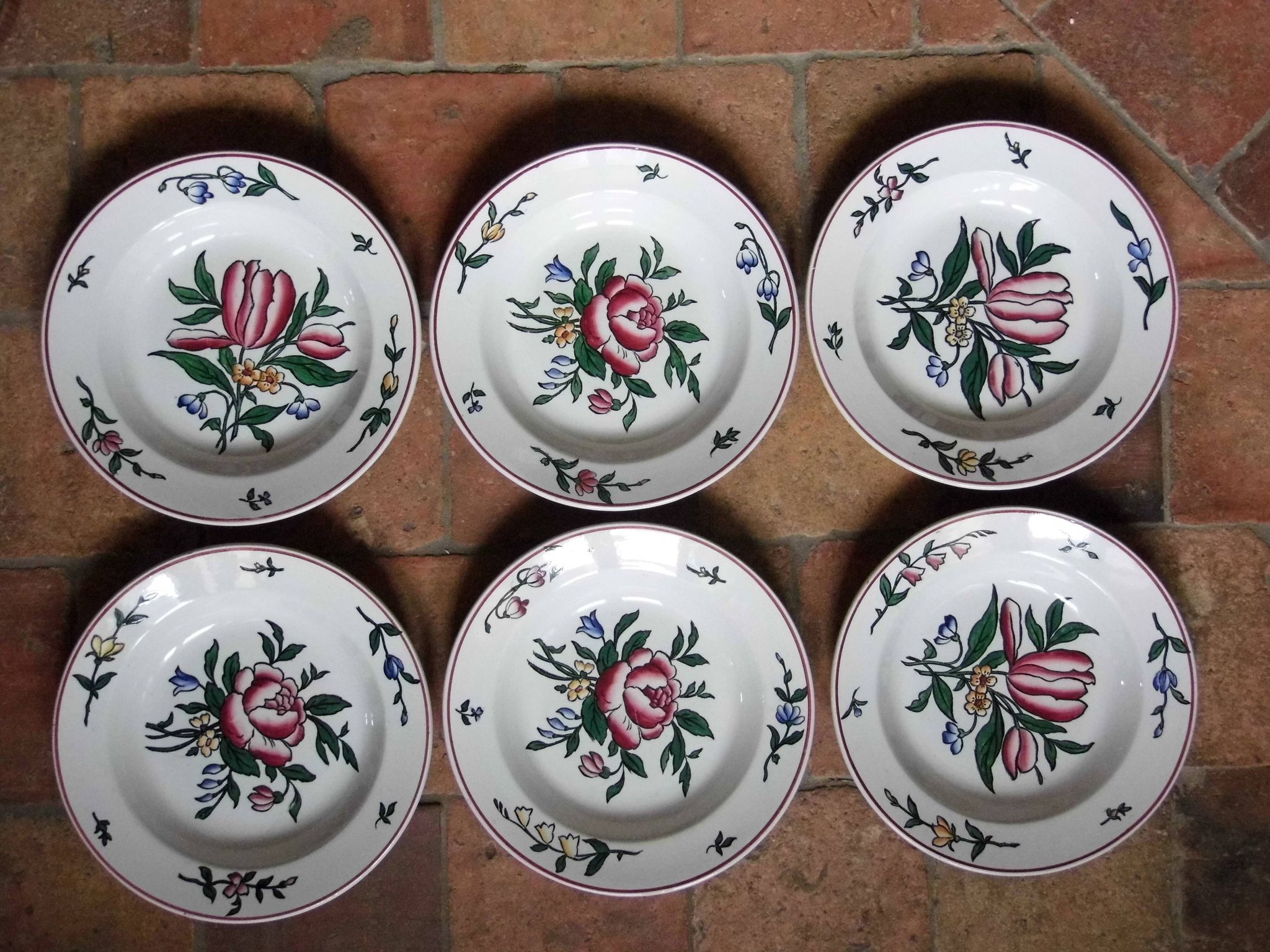 6 HOLLOW PLATES in Sarreguemines earthenware, early XX th century