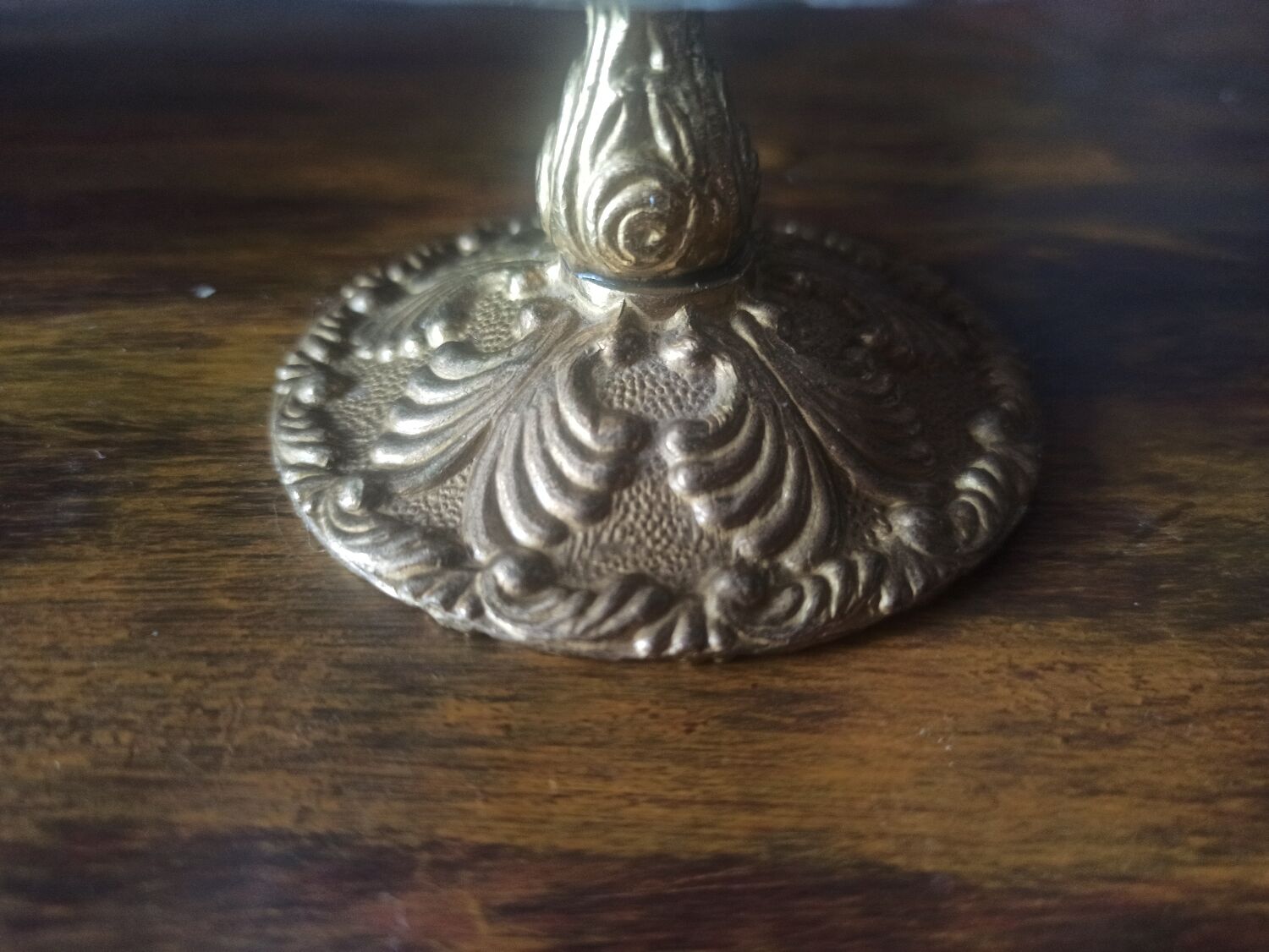 Chiseled crystal ashtray