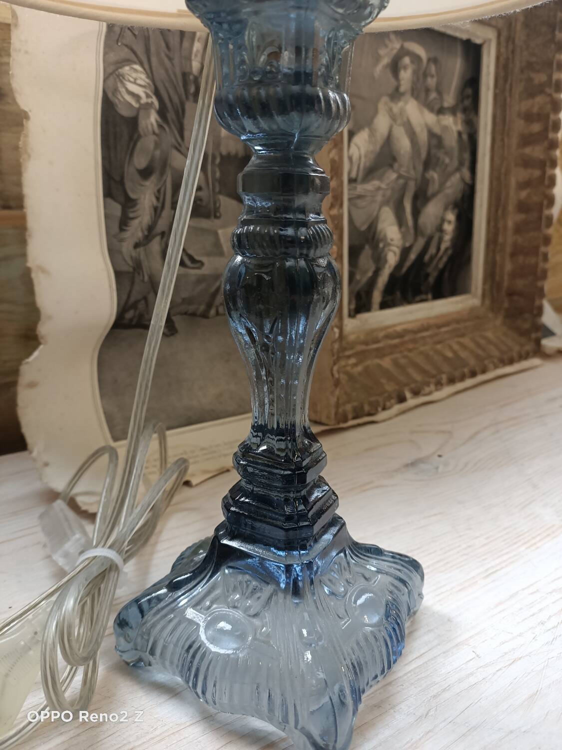 Paire de lampes en verre bleuté