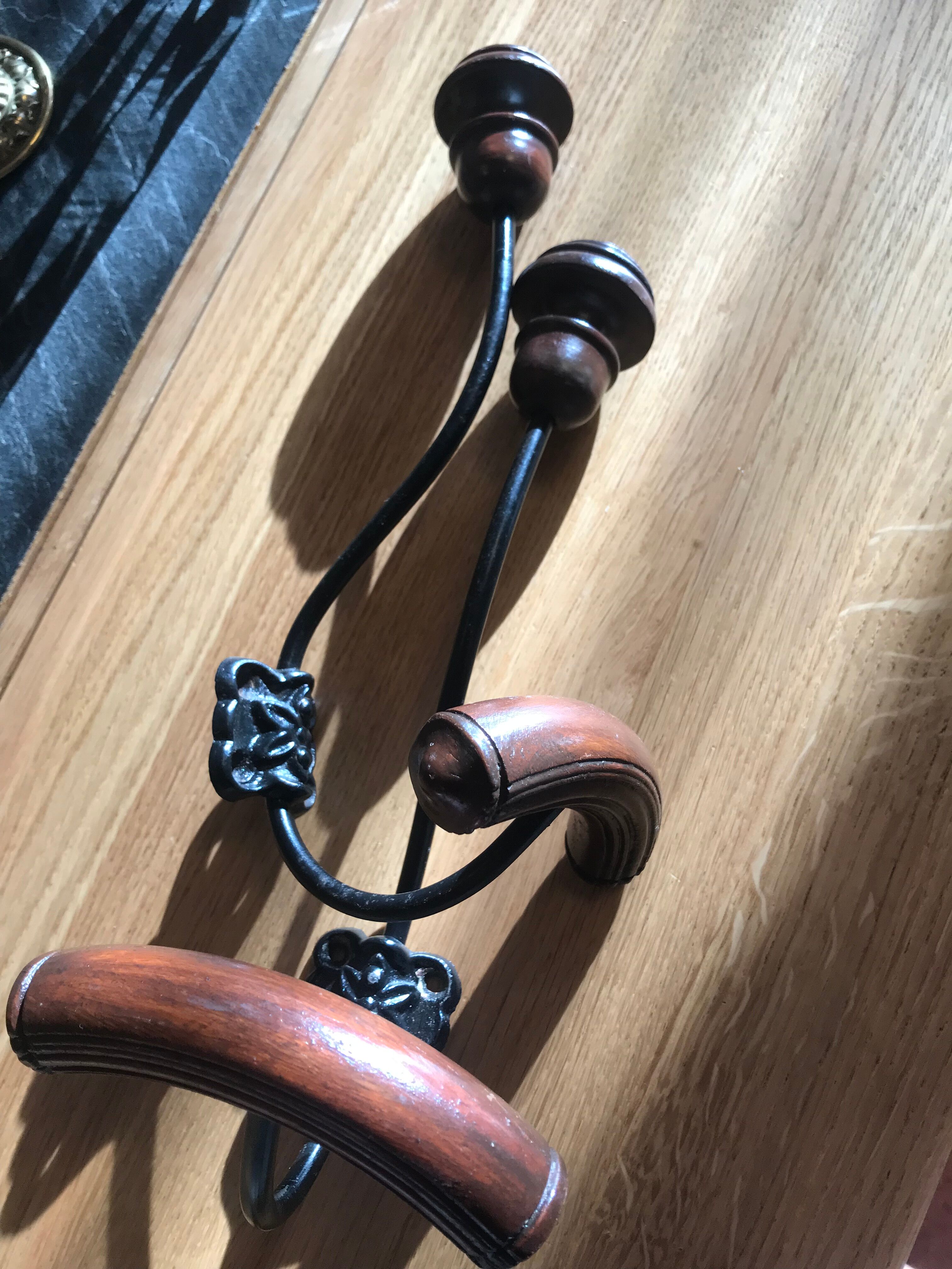 Set of two hooks