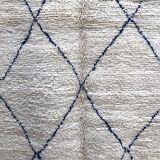 Moroccan Berber carpet Beni Ouarain with majorelle blue diamonds 2,44x1.49m