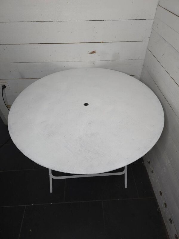 Table de jardin pliante en fer