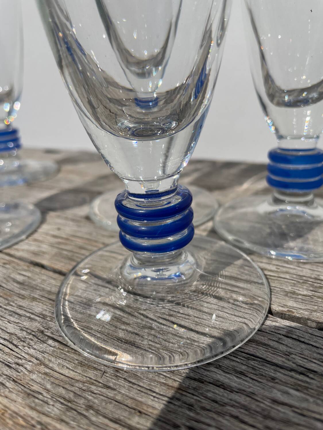 7 flûtes à champagne bleues, 1990