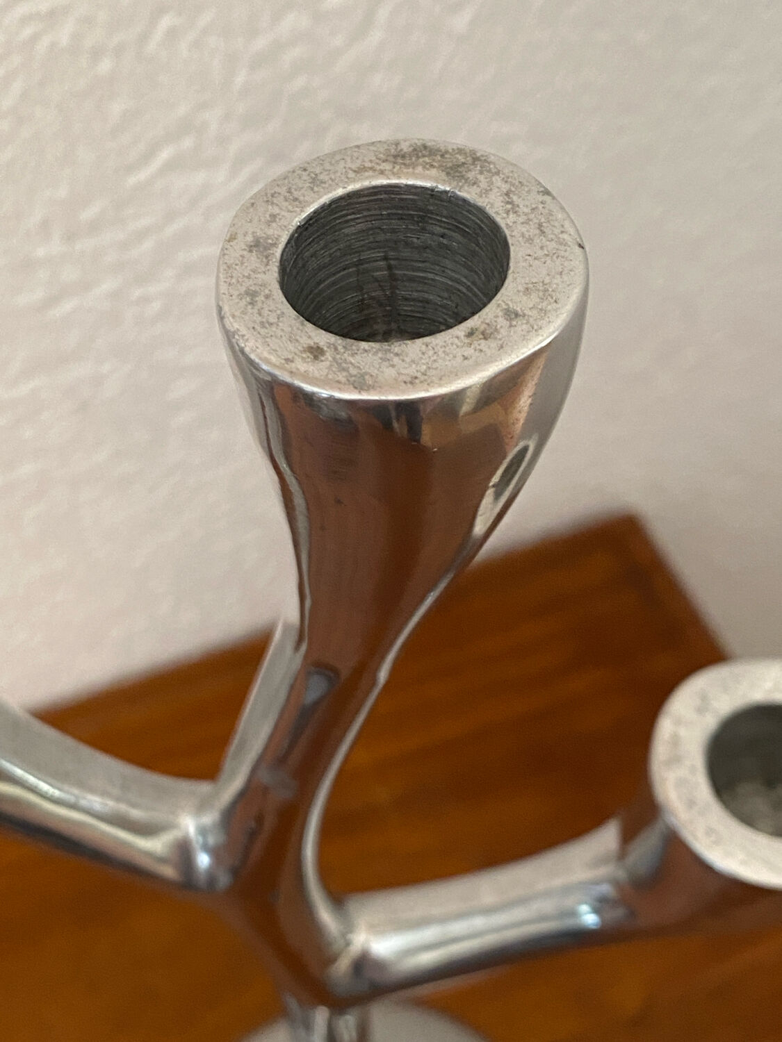 Organic-shaped cast aluminium candlestick