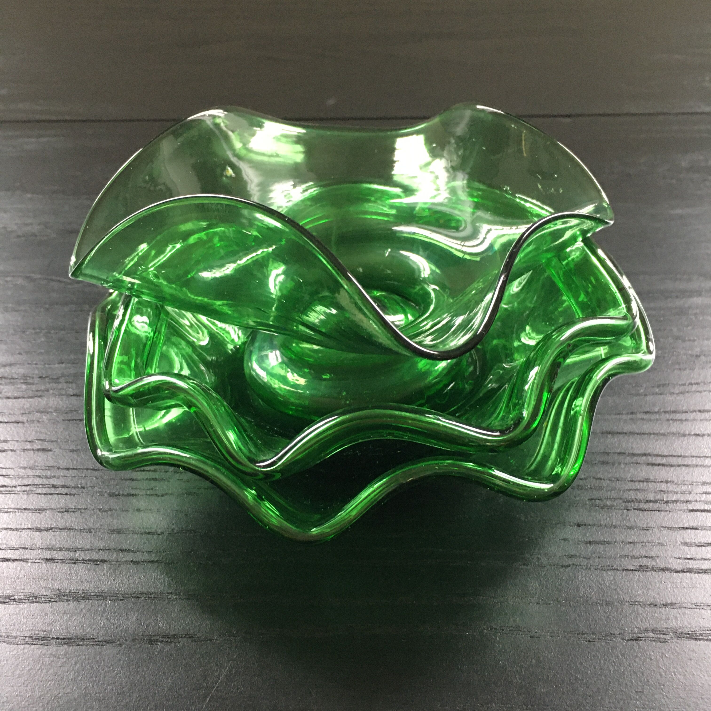 Lot of 3 green bowls.