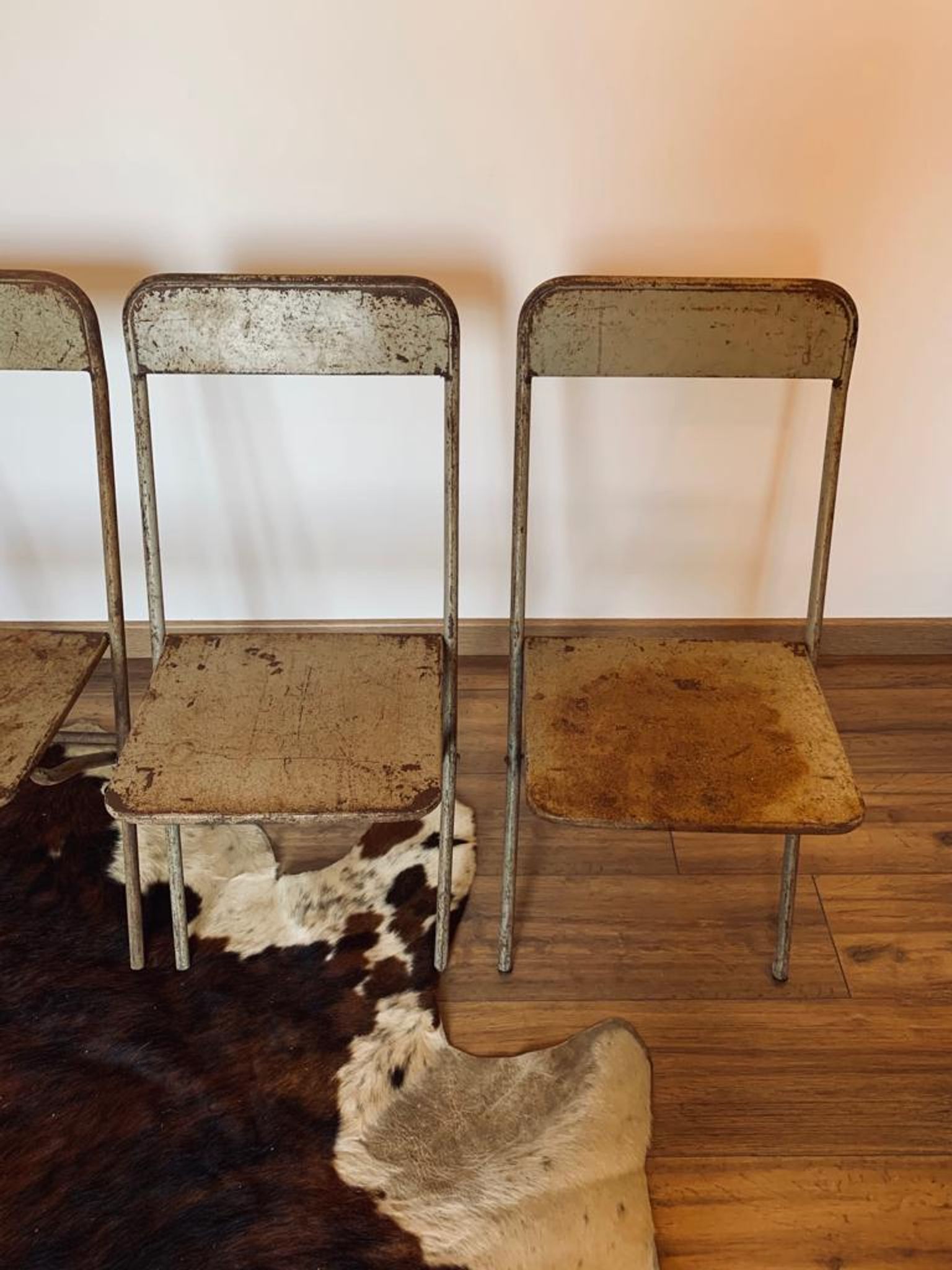 Set of 5 folding metal chairs