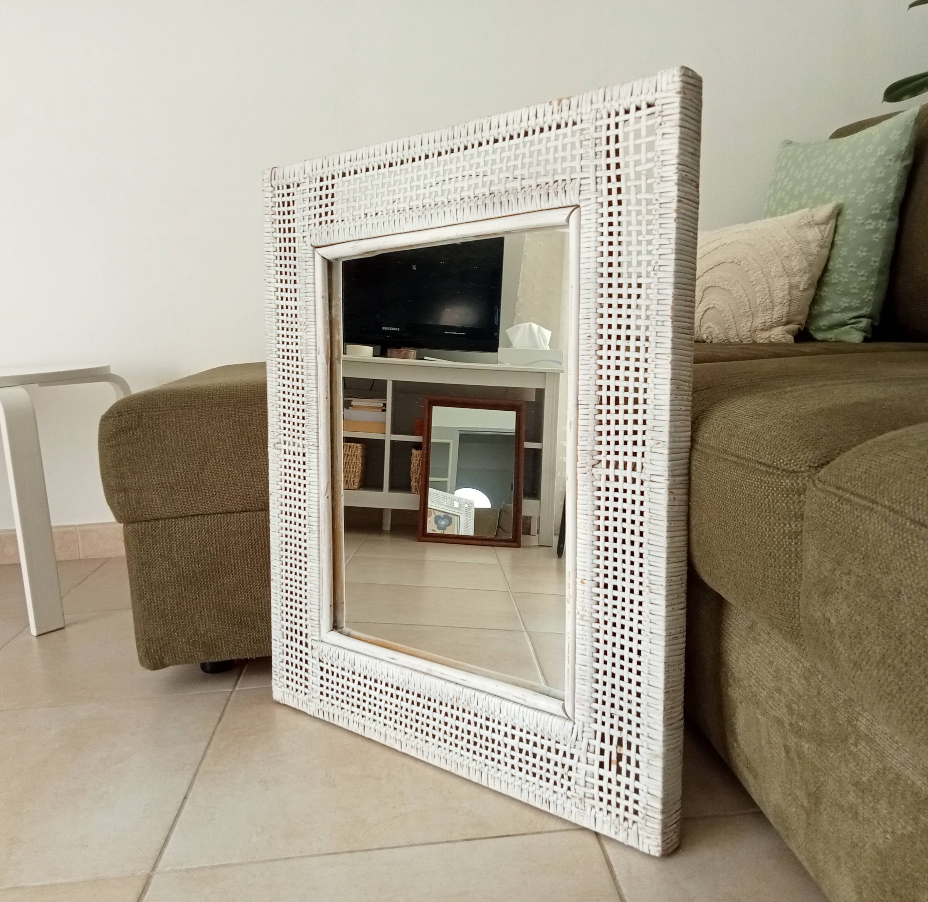 Vintage Boho rattan mirror from the 60s/70s 73*61 cm