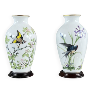 Paire de vases en porcelaine