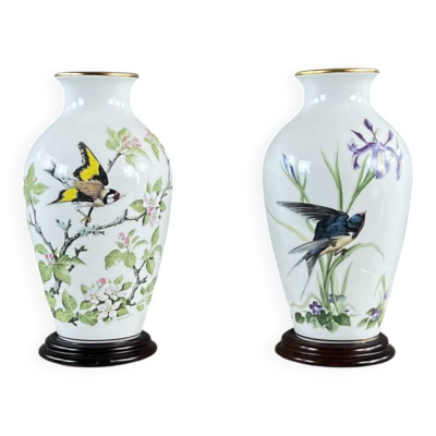 Paire de vases en porcelaine Franklin, “The Meadowland Bird Vase”, XXe