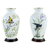 Pair of porcelain vases by Franklin, “The Meadowland Bird Vase”, 20th century.