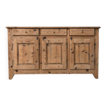 Old buffet