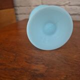 Vase en opaline bleu ciel vintage