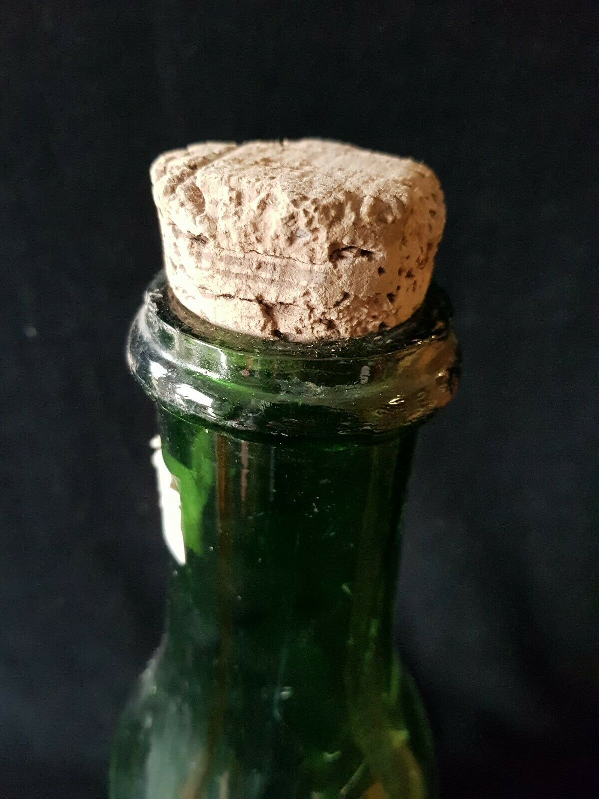 Glass bottle