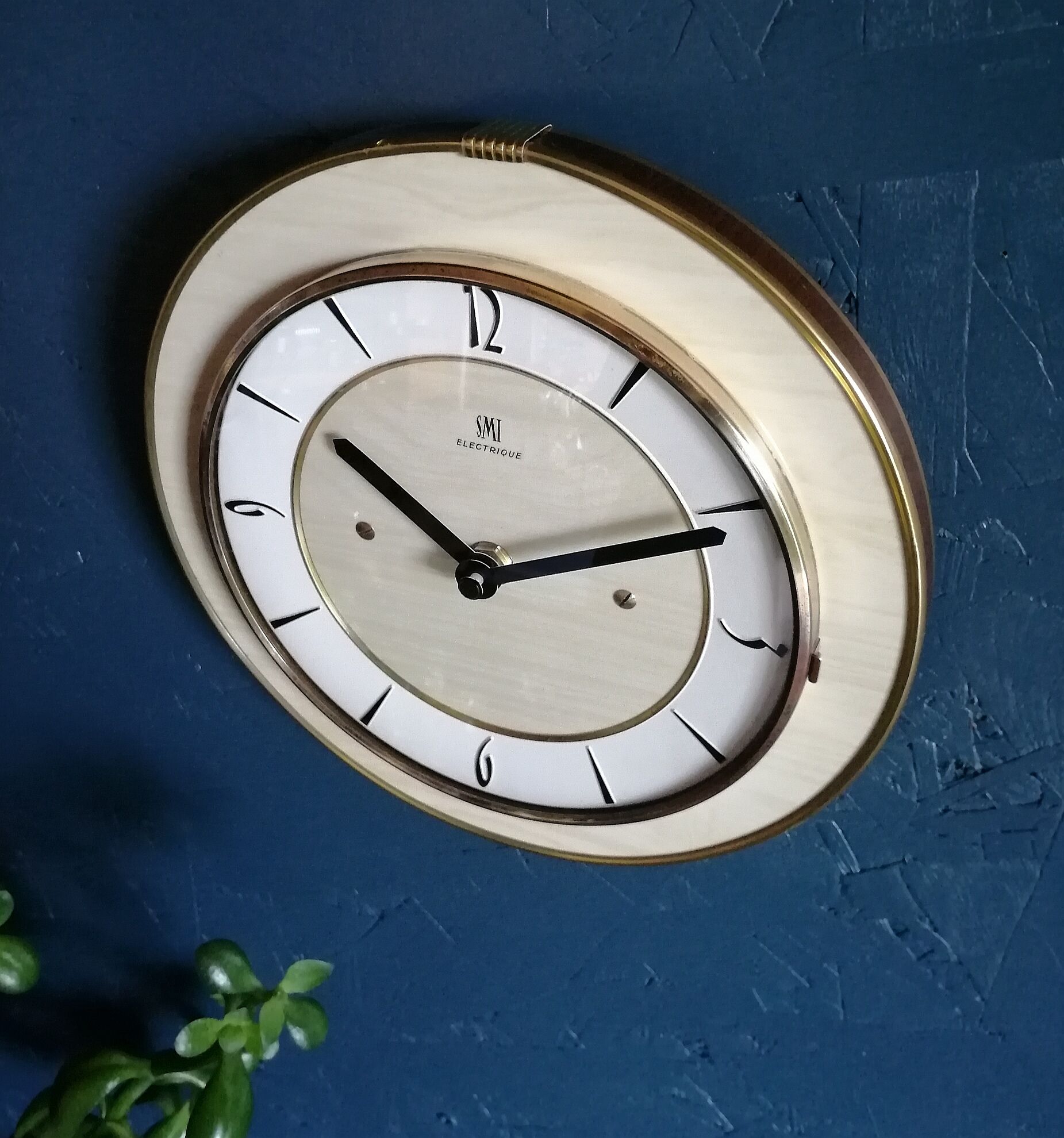 Formica vintage clock round silent wall clock "SMI golden maple"