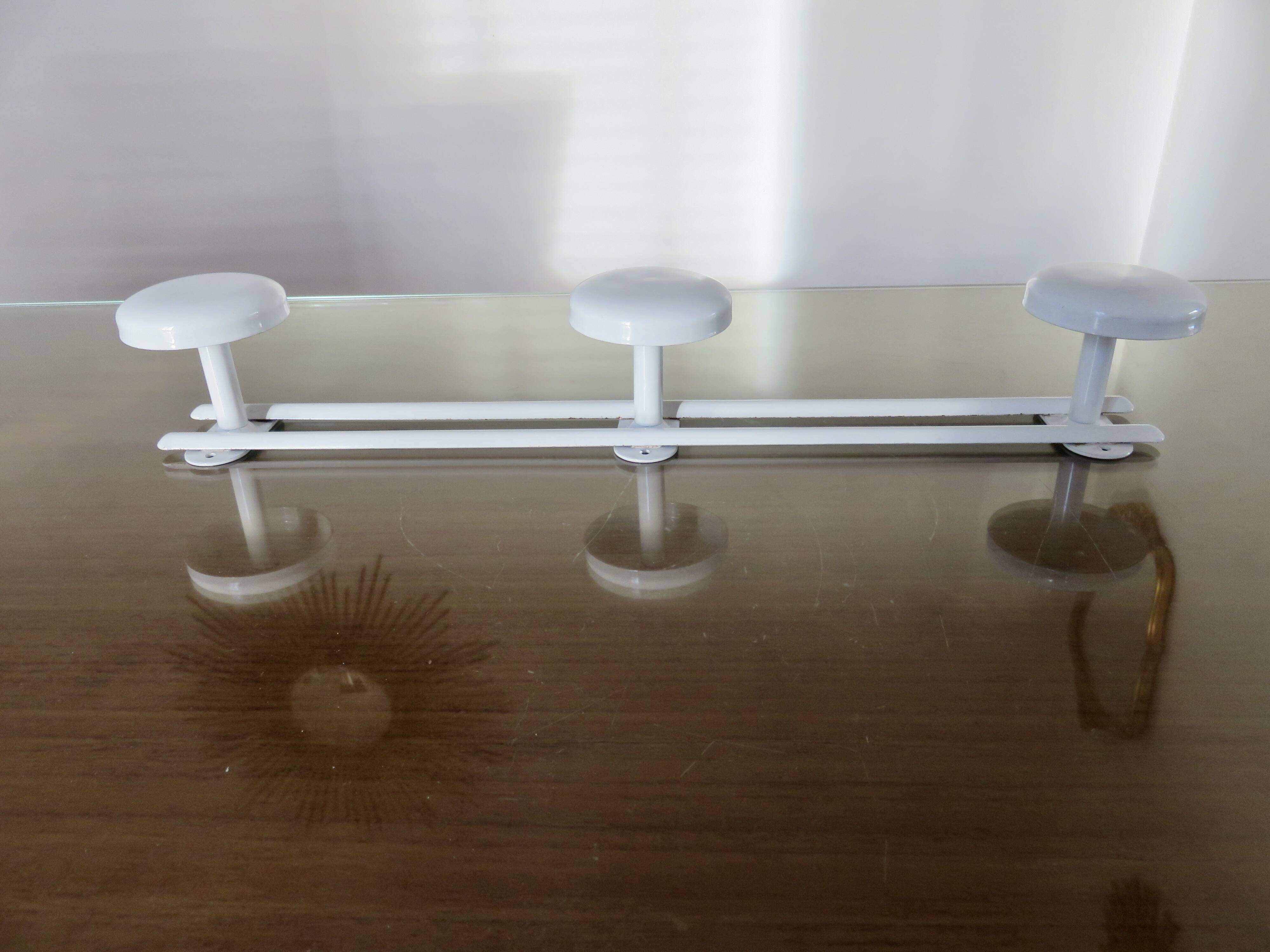 Portemanteau mural en métal laqué blanc à 3 patères, 1980