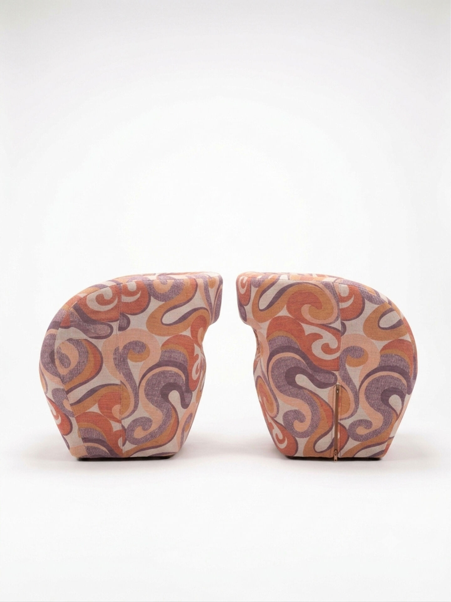 2 fauteuils bas Space Age – Tissu pop psychédélique (70s)