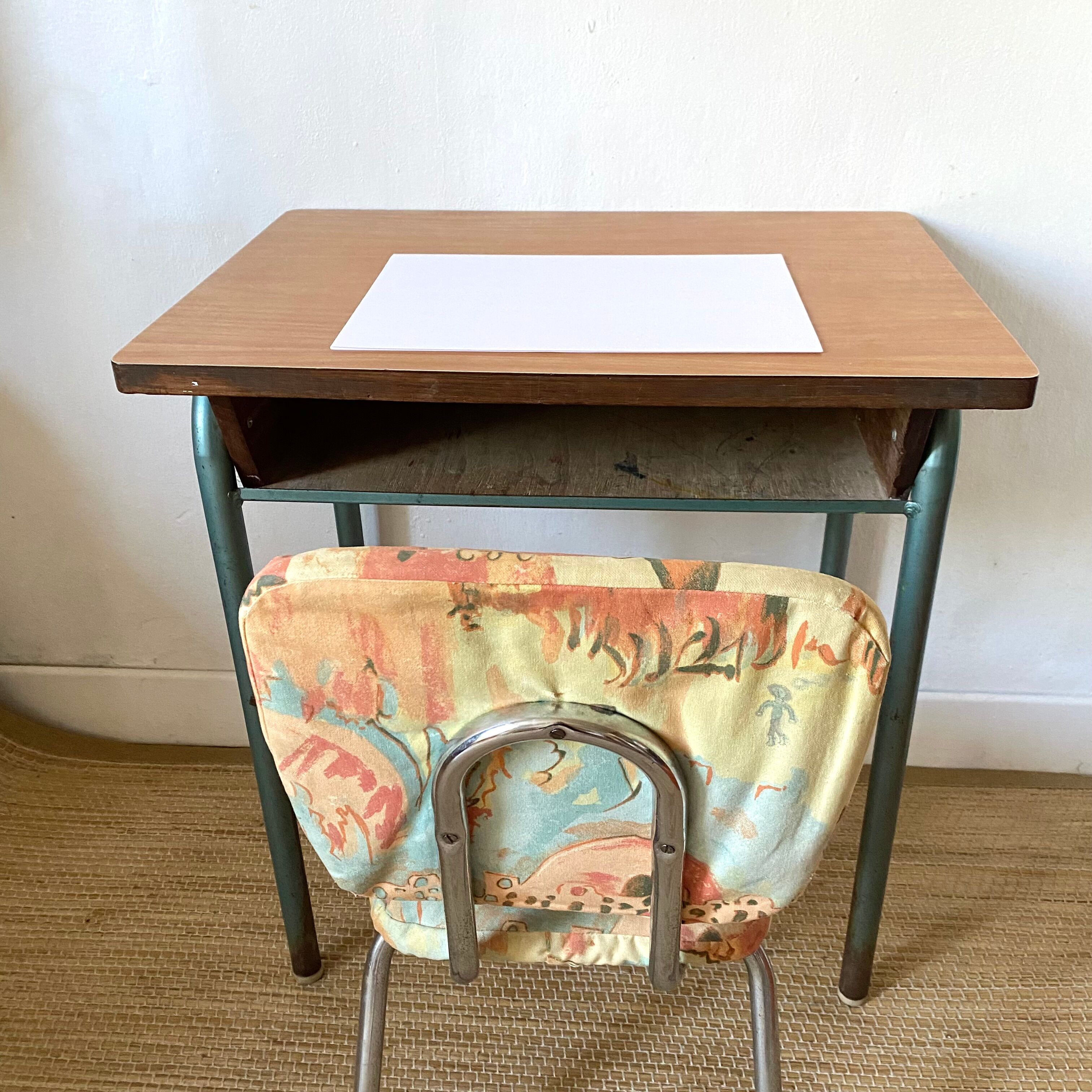 Bureau d'écolier vintage métal et bois