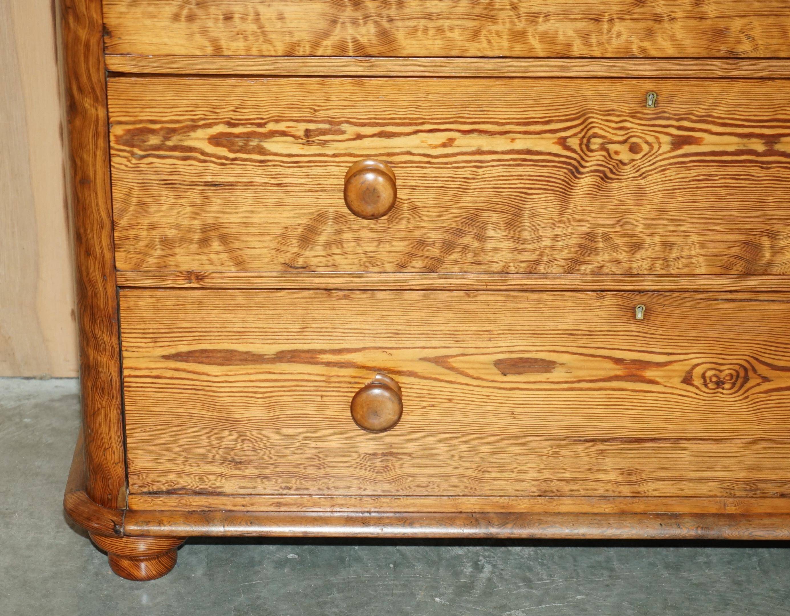 Large Victorian chest of drawers in solid pine from around 1880.