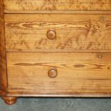 Large Victorian chest of drawers in solid pine from around 1880.
