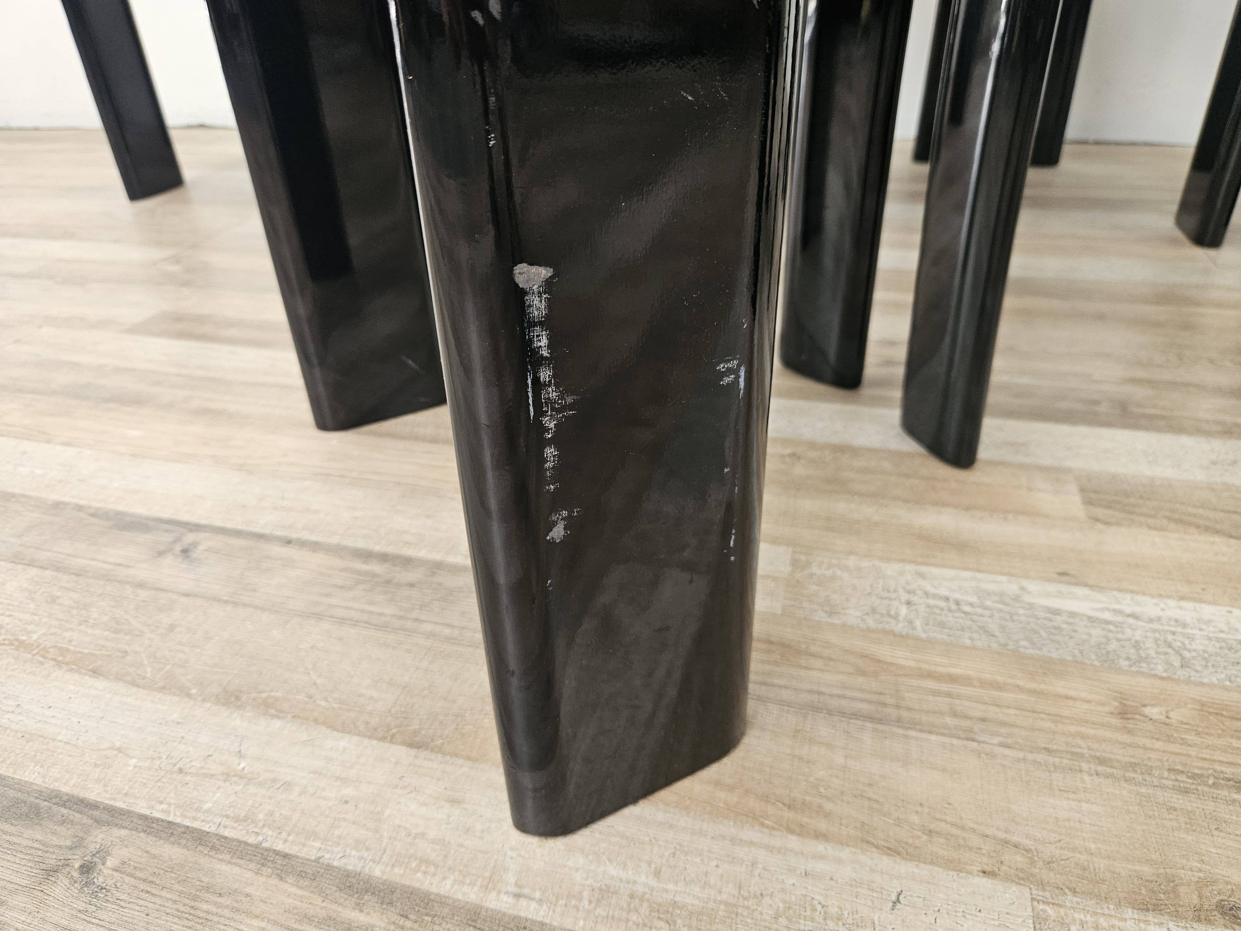 Ensemble de 6 chaises Pierre Cardin en bois laqué noir, 1970