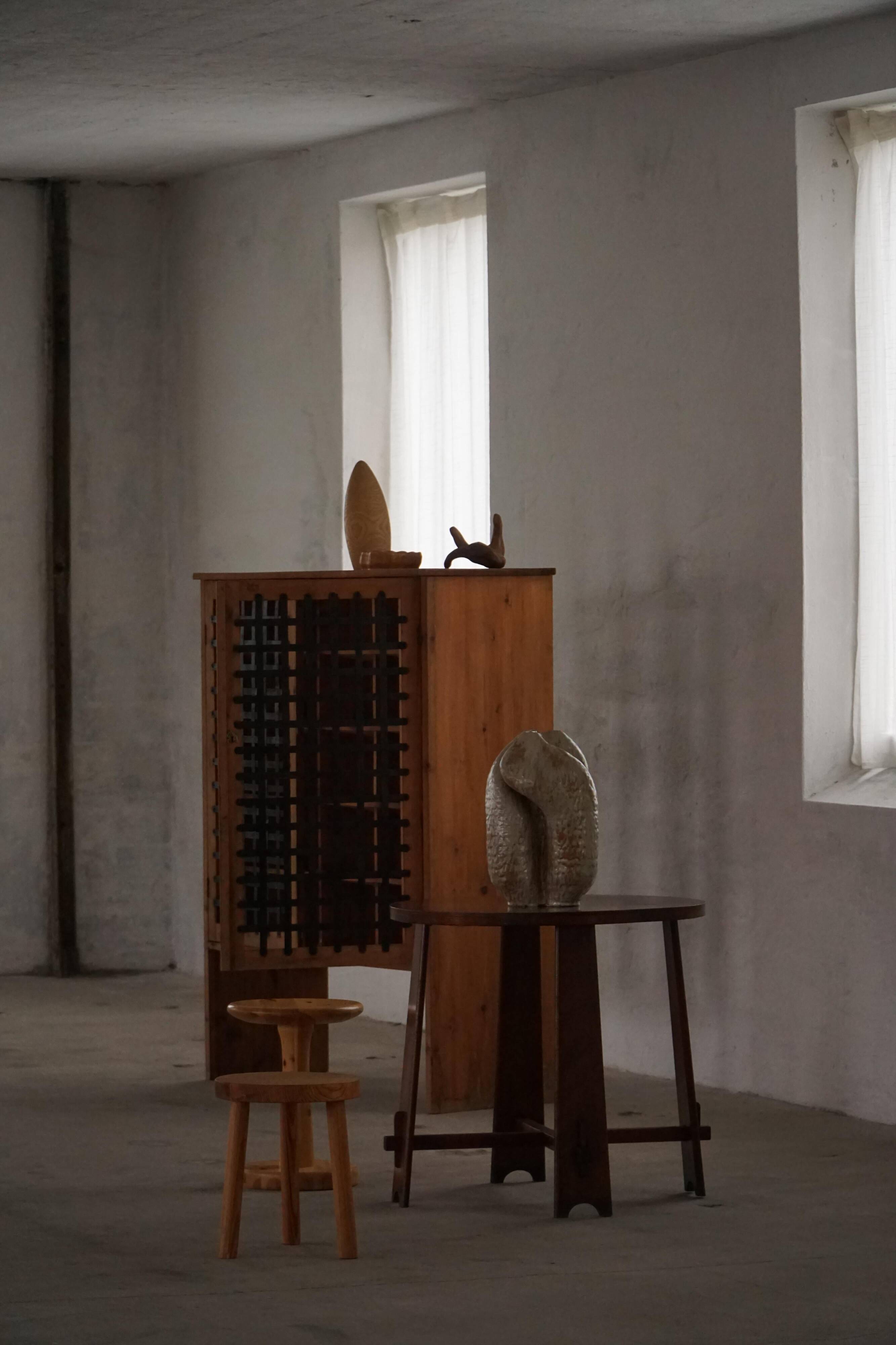 Modern Danish, side table / sculptural console in oak, 1940s