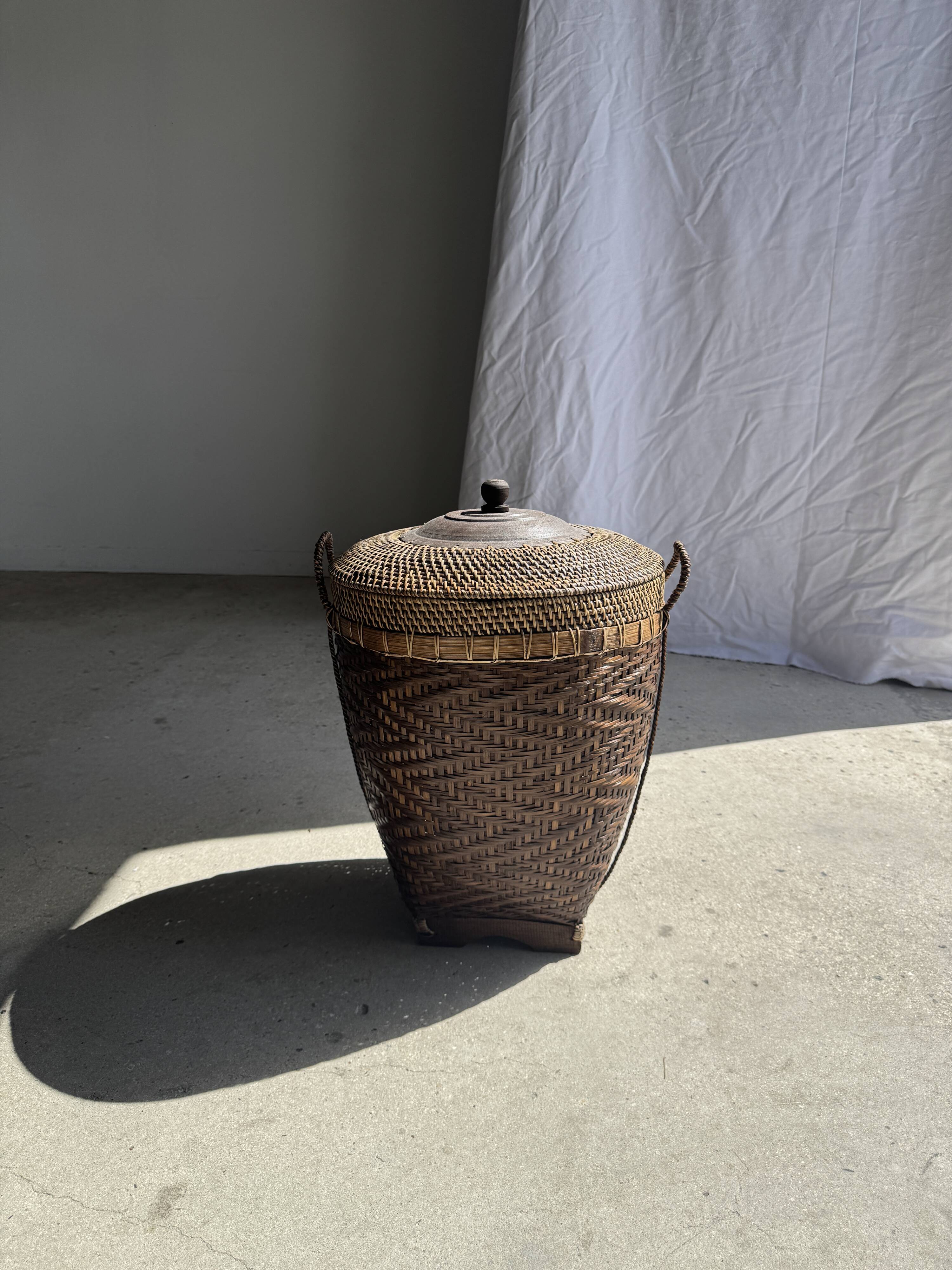 Traditional Indonesian brown basket H60 D45