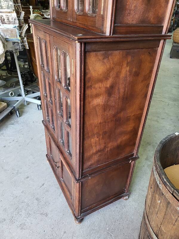 Wooden glass cabinet with 6 glass doors