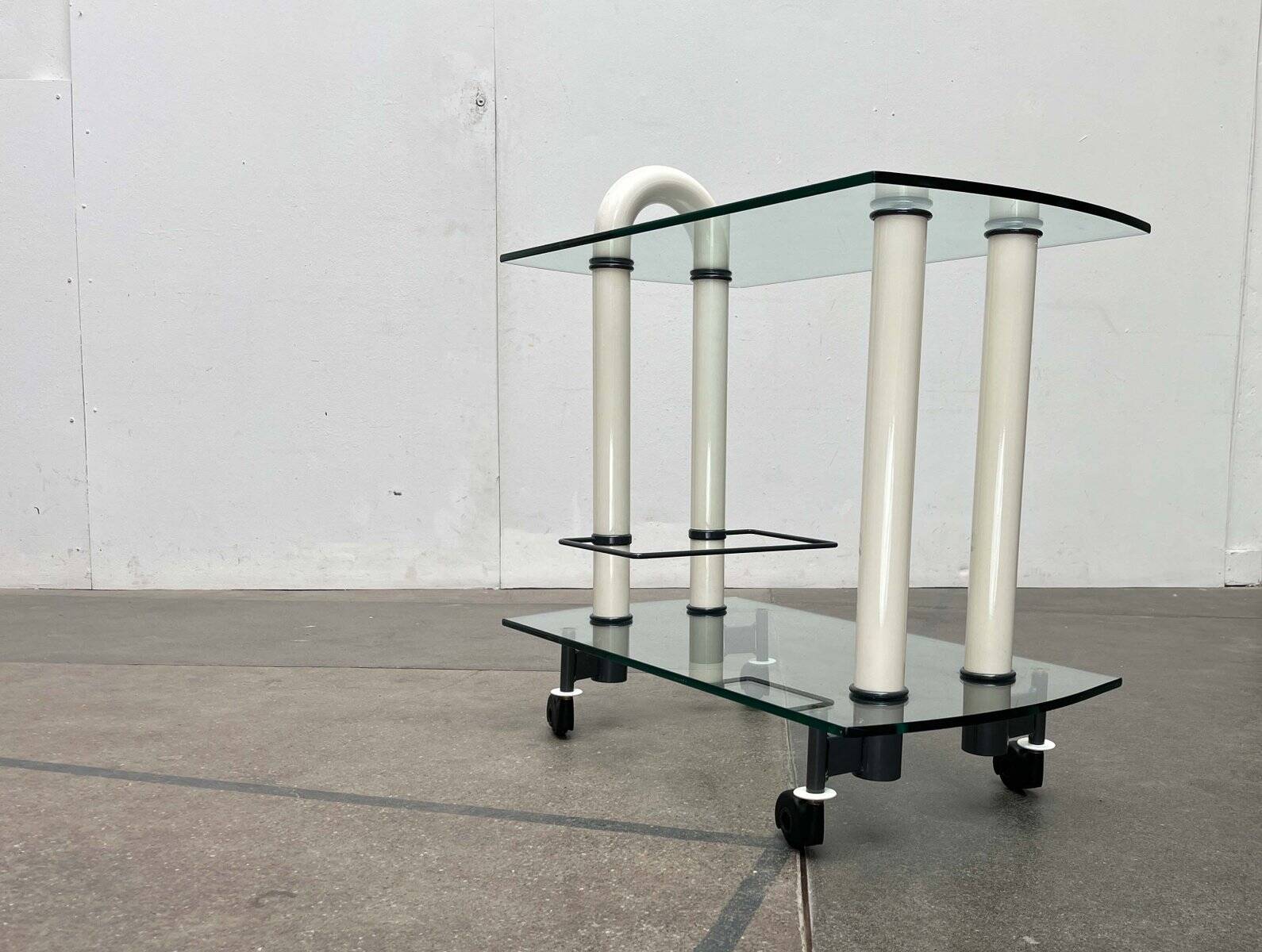 Postmodern Italian bar cart in glass and metal by Metalnova, 1980s.