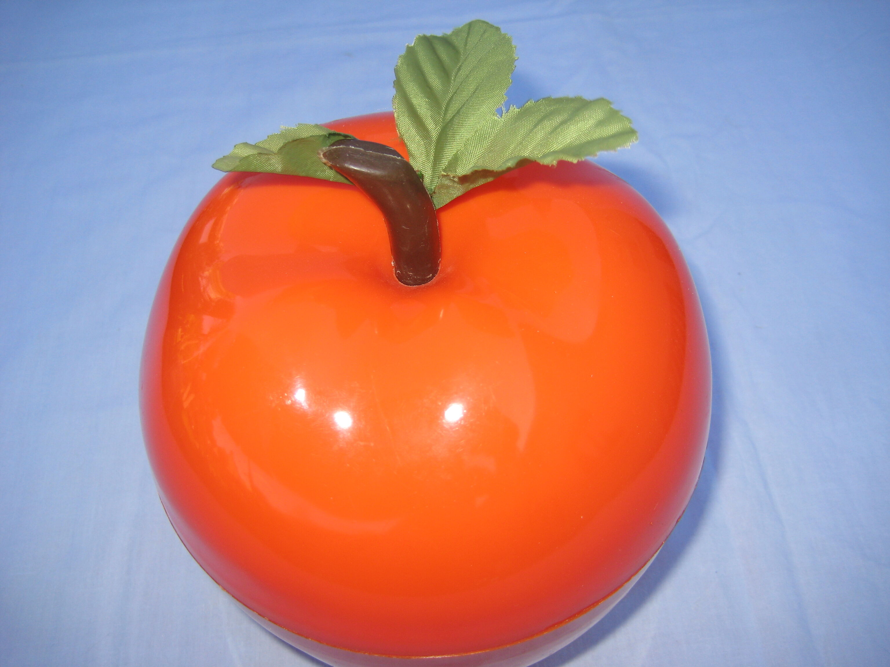 Vintage plastic apple ice bucket