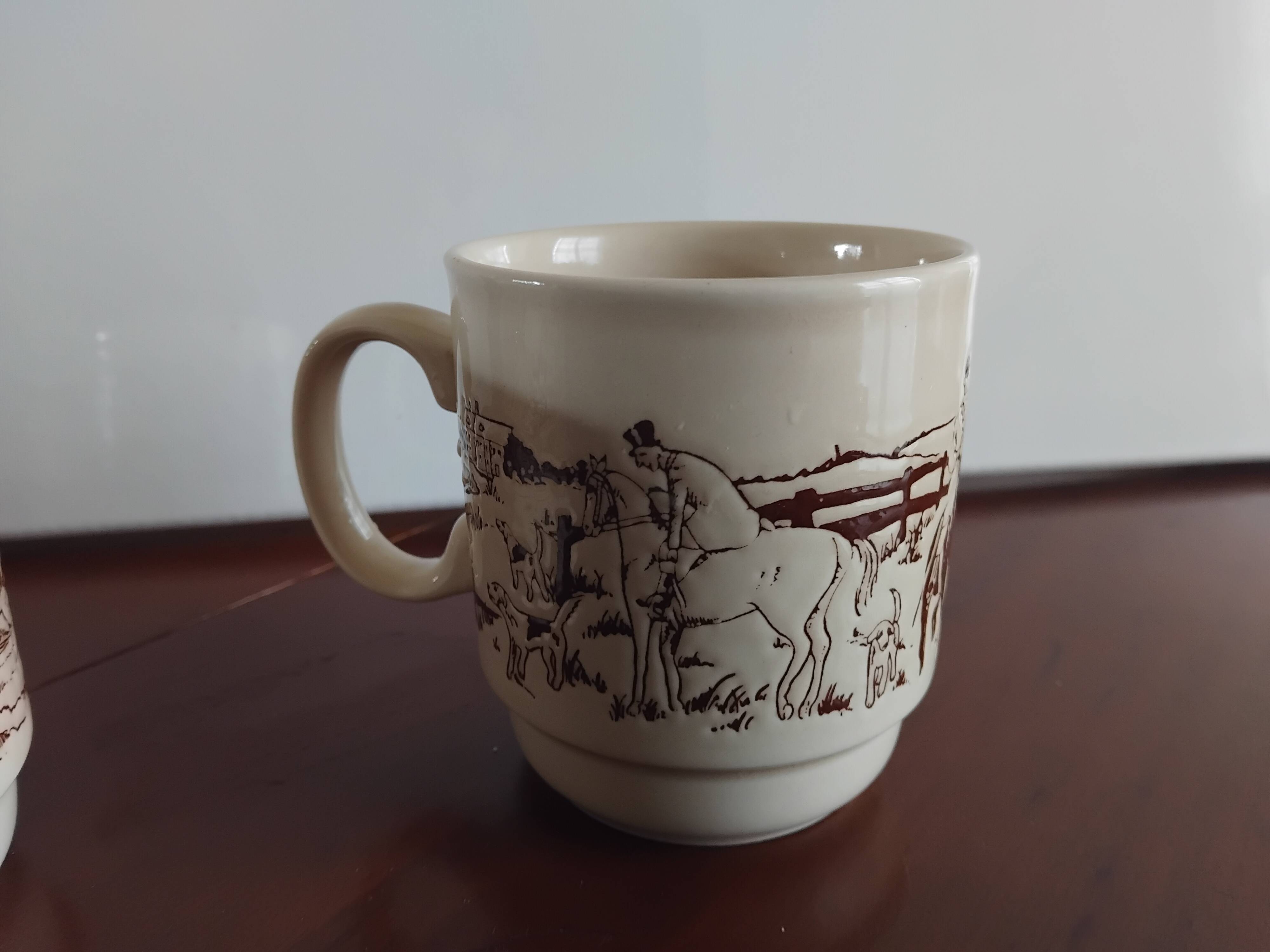 2 cups England farm decor