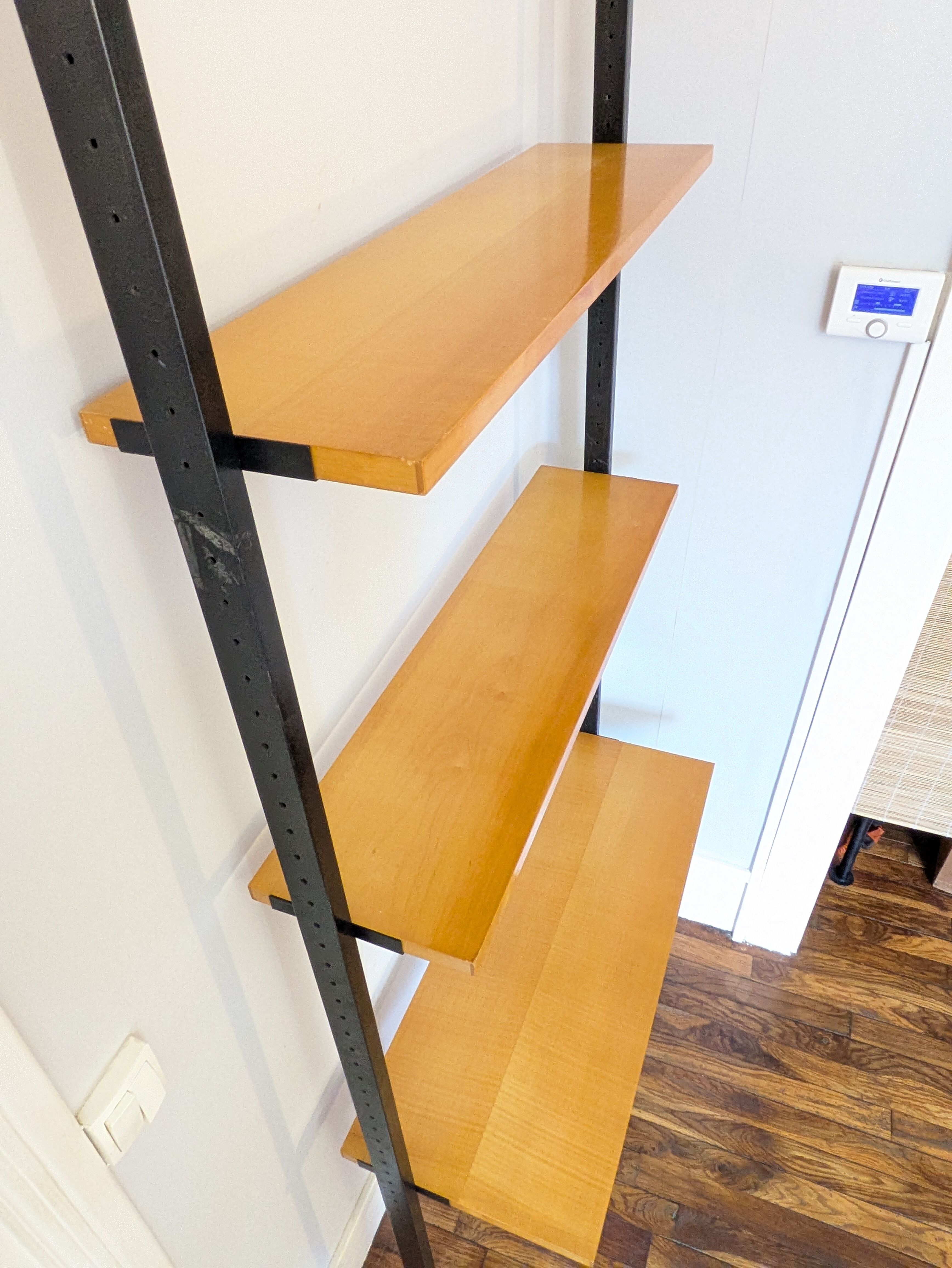 Étagère téléscopique modulable sol/plafond