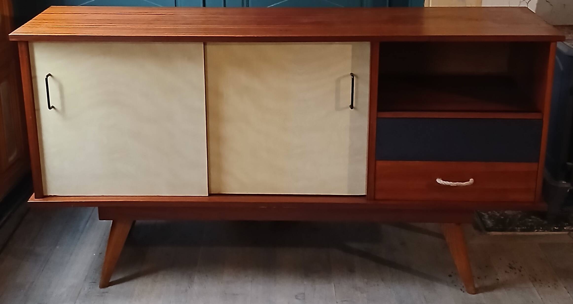 Sideboard with compass feet in wood and formica